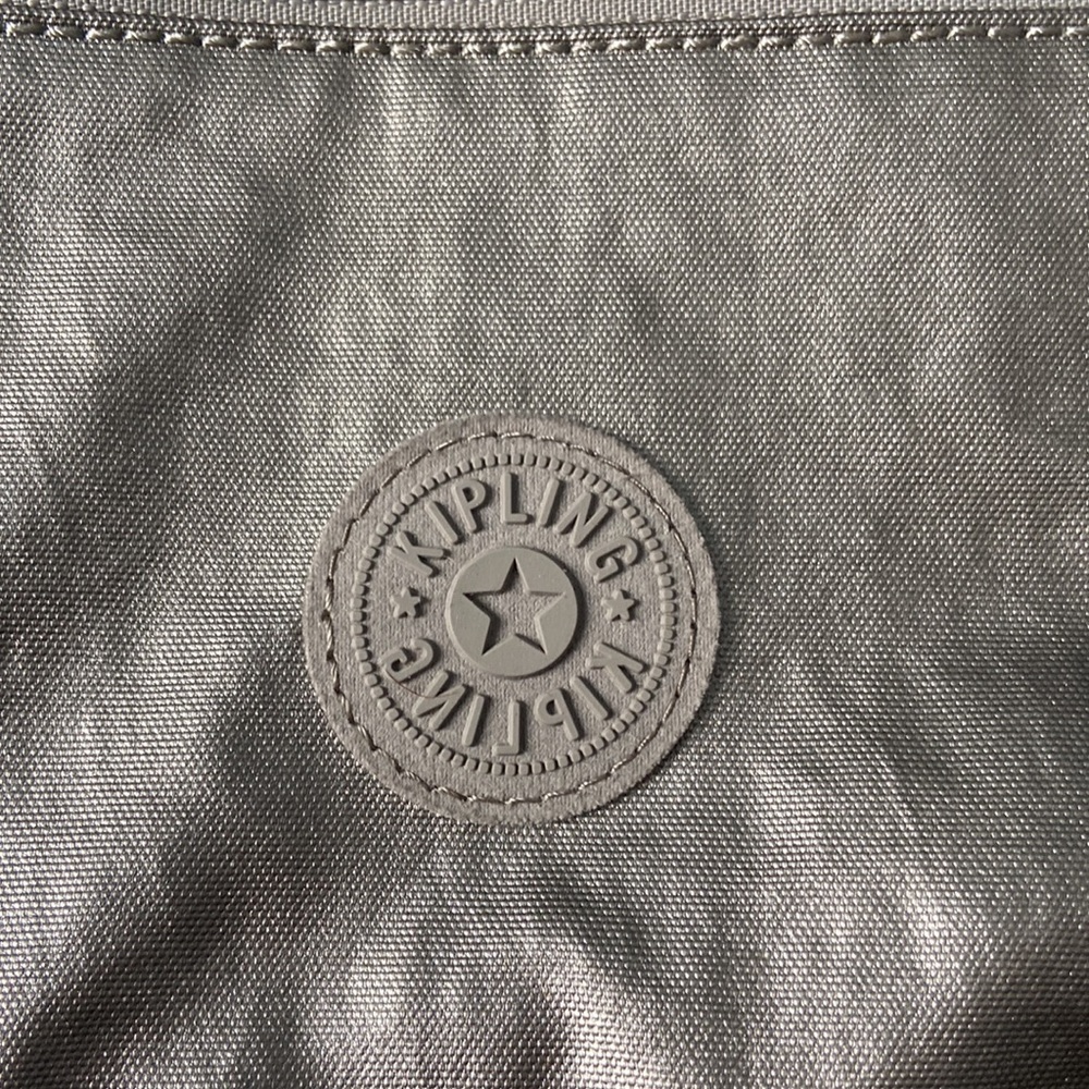 Kipling cross body bag silver/metallic like new - Picture 3 of 9
